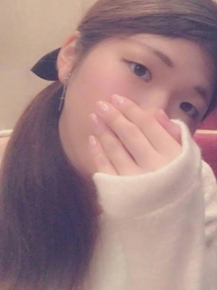 よつば「RED ROOM（レッドルーム）」