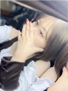 もな「RED ROOM（レッドルーム）」