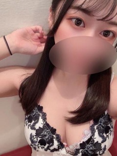 リラ「アムール」